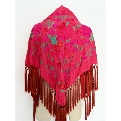 Mantoncillo Macarena Fucsia y flecos caldera